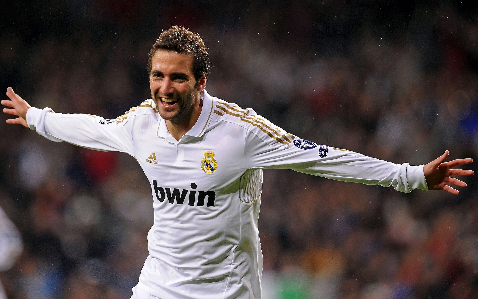 《电竞比赛中的创意战术：打破常规赢取胜利》，电竞比赛主题标语吸引人的